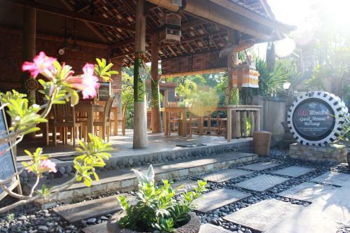 Hostal Mai Mondok Guest House