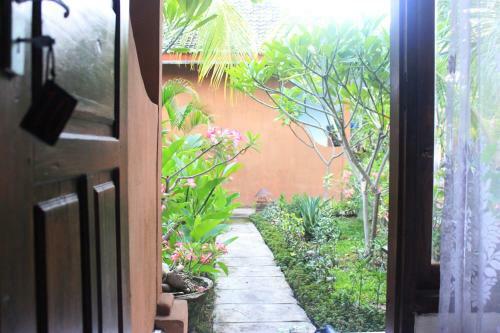 Hostal Mami Inn Menjangan