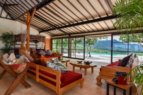 Villa Sumberkima Hill Retreat