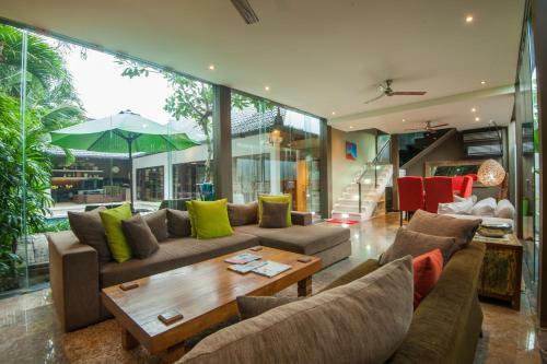 Villa Cicada Executive Residence
