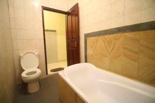 Hostal Adi Santia Bungalows