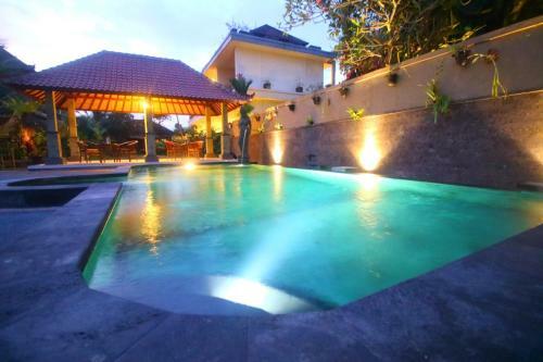 Hostal Adi Santia Bungalows