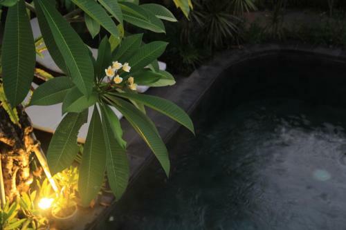 Hostal Semarandana Bedrooms And Pool