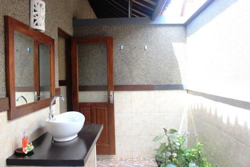 Hostal Pondok Shindu Guest House