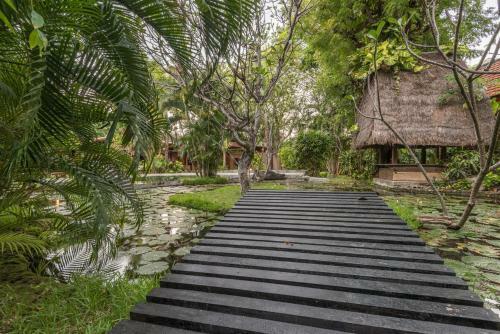 Hotel Pondok Sari Beach & Spa Resort