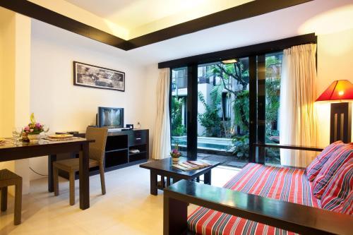 Hostal S'cape Condotel