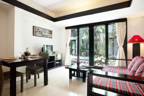 Hostal S'cape Condotel