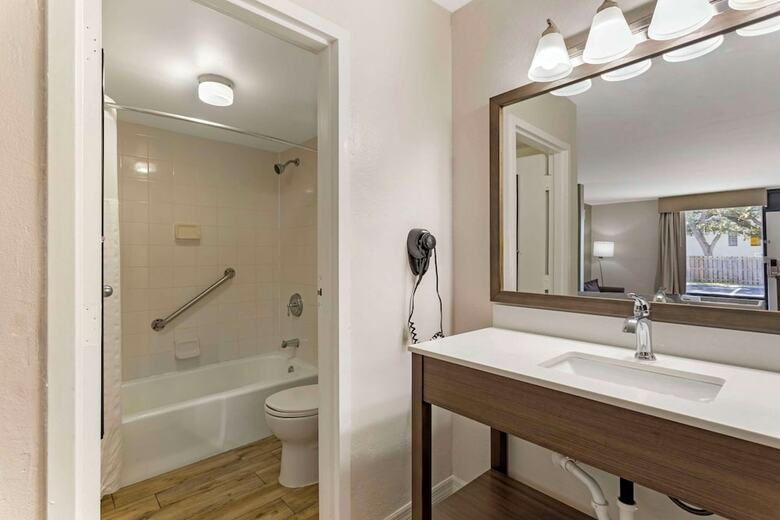 Hotel Comfort Inn