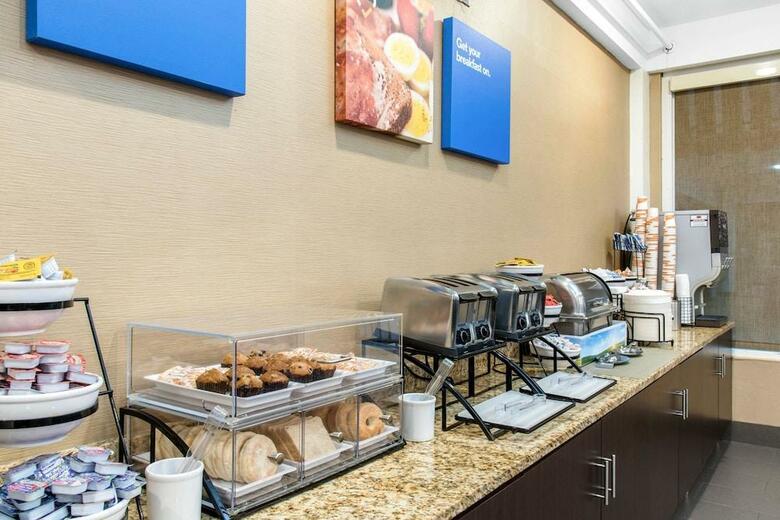 Hotel Comfort Inn Airport