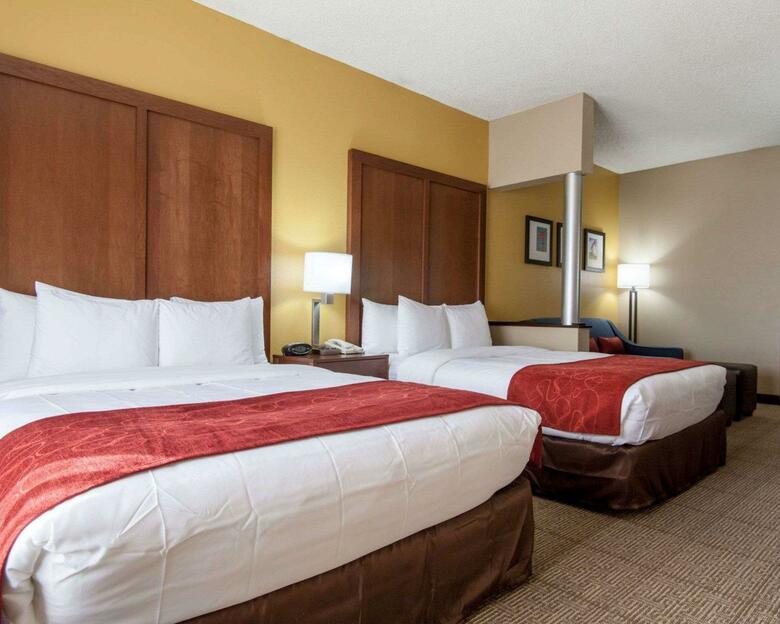 Hotel Comfort Suites Central/i-44