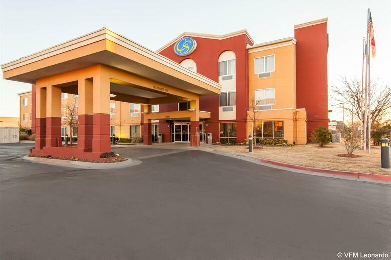 Hotel Comfort Suites Central/i-44