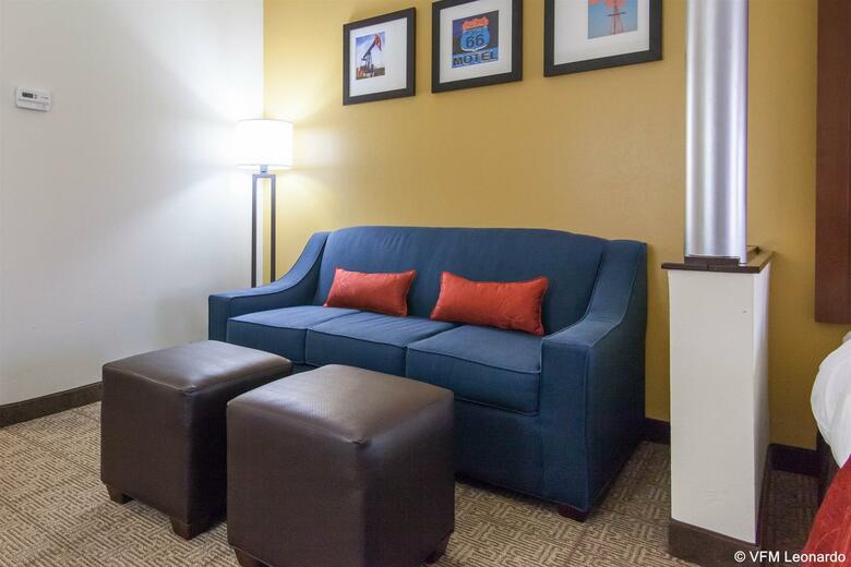 Hotel Comfort Suites Central/i-44