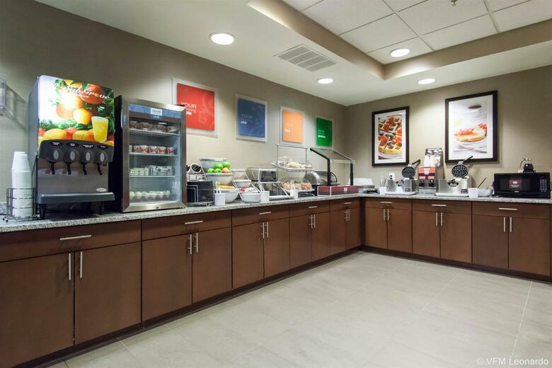 Hotel Comfort Suites Central/i-44