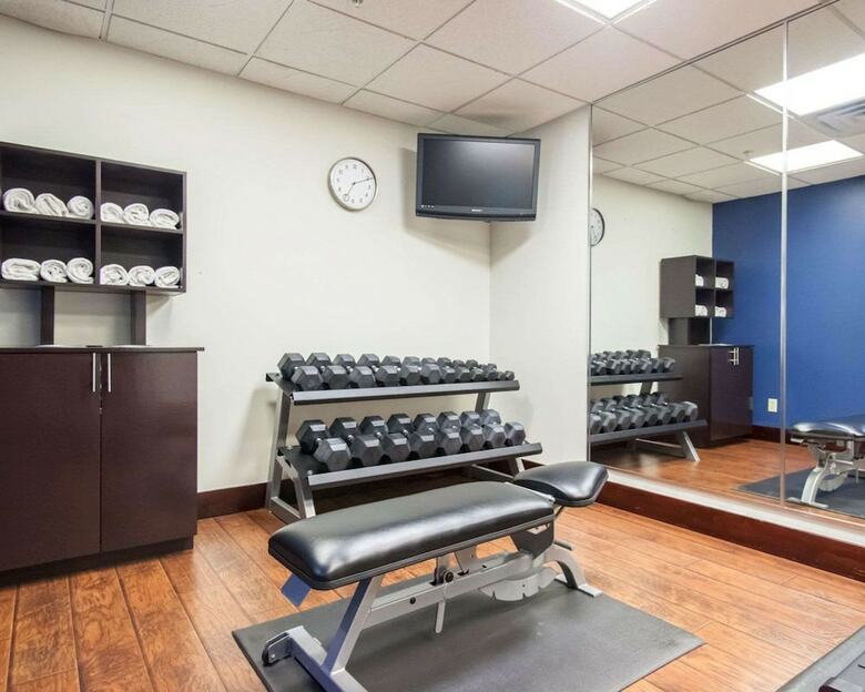 Hotel Comfort Suites Central/i-44