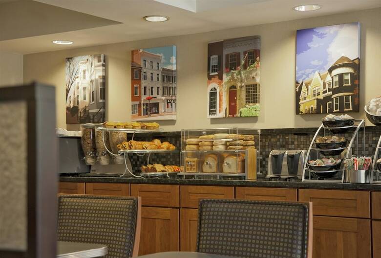 Hotel Georgetown Suites