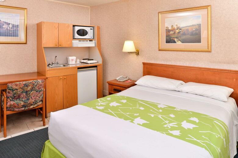 Hotel Econo Lodge Motel Village