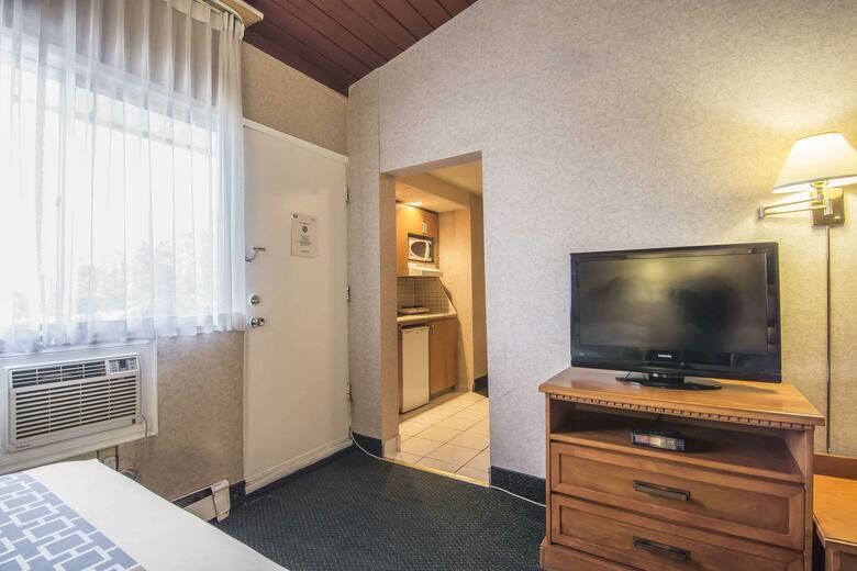 Hotel Econo Lodge Motel Village