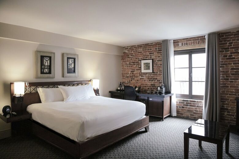 Nelligan Hotel
