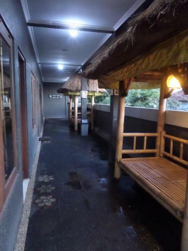 Hostal Omink House