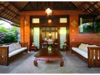 Laghawa Beach Hotel & Villa