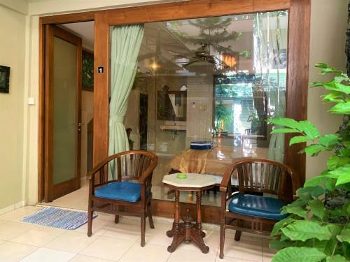 Hotel Sus Beach Cottages 1 Legian