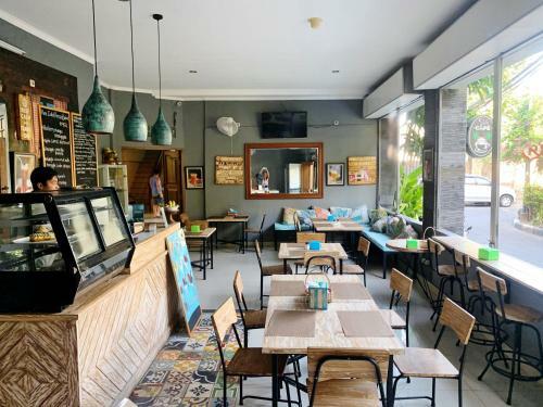 Hotel Sus Beach Cottages 1 Legian