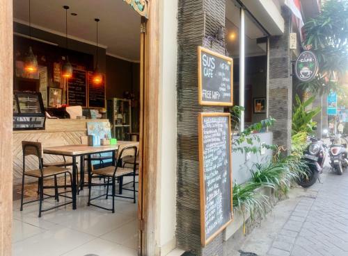 Hotel Sus Beach Cottages 1 Legian