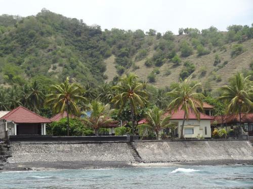 Hostal Segara Wangi Beach Cottages