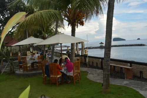 Hostal Segara Wangi Beach Cottages