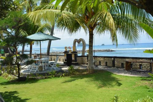 Hostal Segara Wangi Beach Cottages