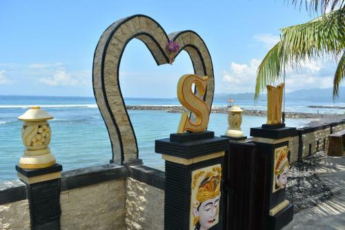 Hostal Segara Wangi Beach Cottages