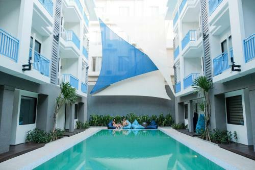 The Sunset Hotel & Restaurant