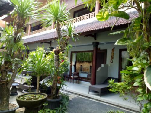 Hostal Hotel Taman Ayu Legian