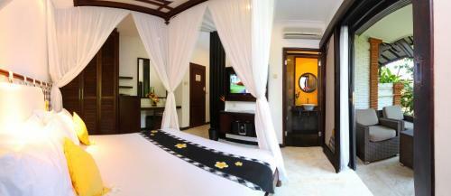 Hotel Candi Beach Resort & Spa