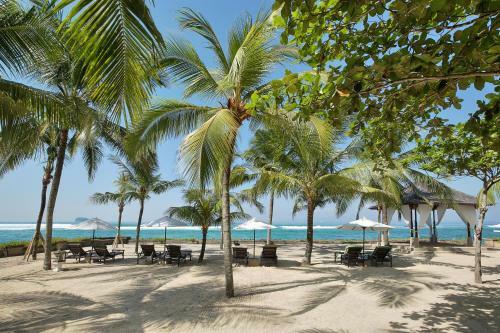 Hotel Candi Beach Resort & Spa