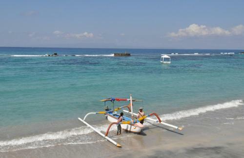 Hotel Candi Beach Resort & Spa