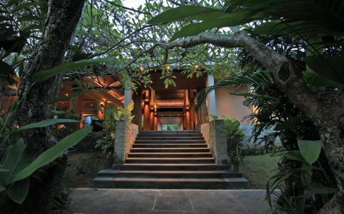 Hotel Candi Beach Resort & Spa
