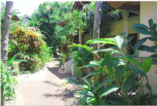 Hostal Pondok Bambu Seaside Bungalows