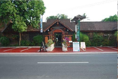 Hostal Pondok Bambu Seaside Bungalows