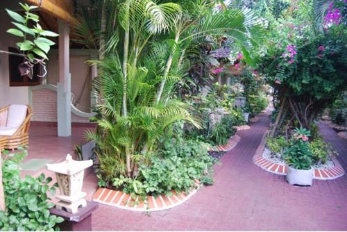 Hostal Pondok Bambu Seaside Bungalows
