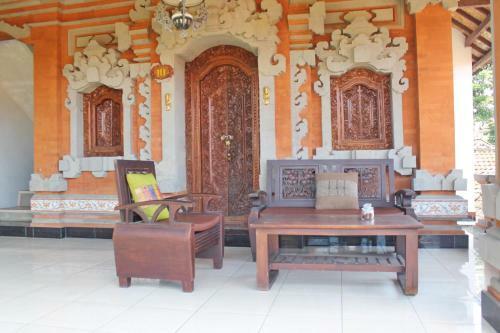 Hostal Sunarta House Homestay