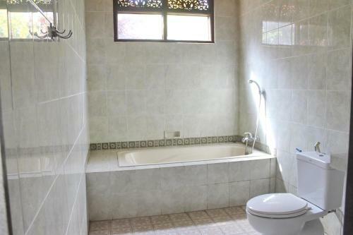 Hostal Sunarta House Homestay
