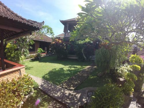 Hostal Sunarta House Homestay