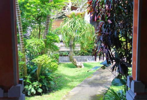 Hostal Sunarta House Homestay