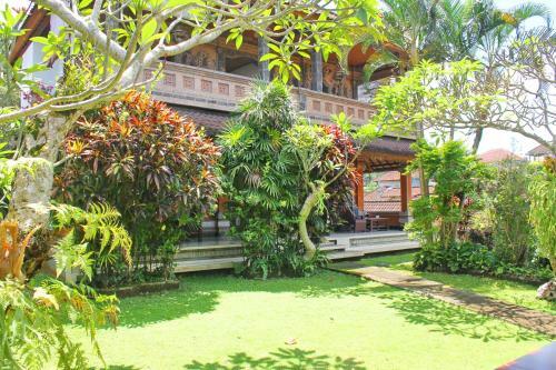 Hostal Sunarta House Homestay