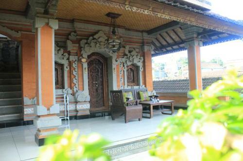 Hostal Sunarta House Homestay