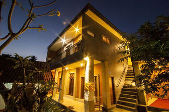 Hotel Tebesaya Homestay
