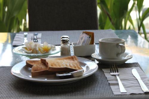 Hotel Adi Dharma Cottages