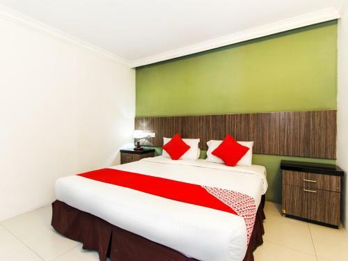 Crystal City Hotel