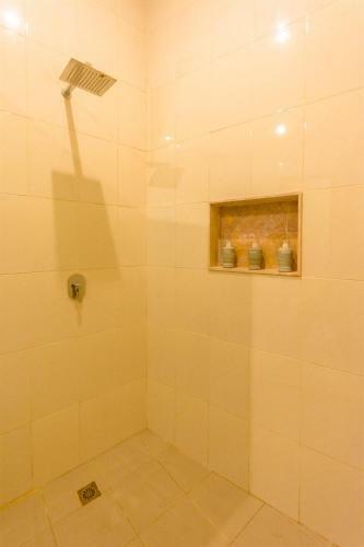 Villa Tepi Sungai